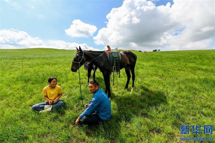 (特別的暑期生活·圖片故事)(1)草原女孩錫林花的暑期“歡樂時(shí)光”