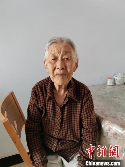 薩仁托婭拍攝的“草原母親”?！∷_仁托婭供圖