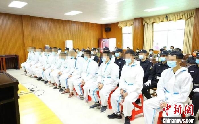 圖為庭審現(xiàn)場(chǎng)。　東蘭法院 攝