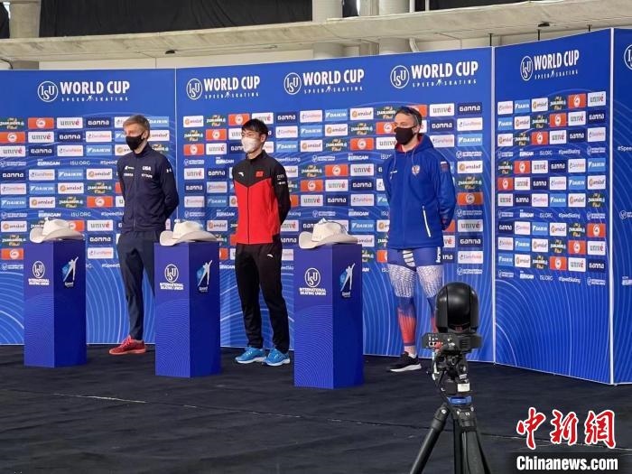 我國速滑在國際大賽上取得的第一個(gè)男子1000米金牌?！『邶埥◇w育局提供