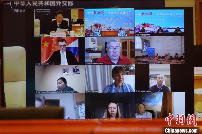 “幸福新西藏、發(fā)展新畫卷”云訪問活動在拉薩、北京、莫斯科等地同時舉行?！∪轿木?攝