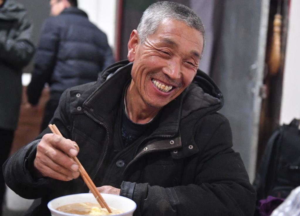 1月26日，山西省汾西縣段村村民蔡文明談起見到總書記的心情，激動又開心。新華社記者 柴婷 攝