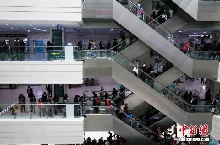 資料圖：某醫(yī)院門診樓。 <a target='_blank' href='/'>中新社</a>記者 殷立勤 攝
