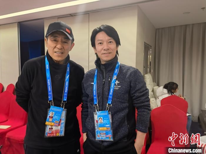 張文海與張藝謀的合影?！埼暮?供圖