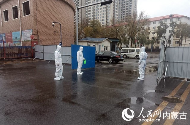 東瓦窯市場有序恢復(fù)開放。賽罕區(qū)融媒體中心供圖