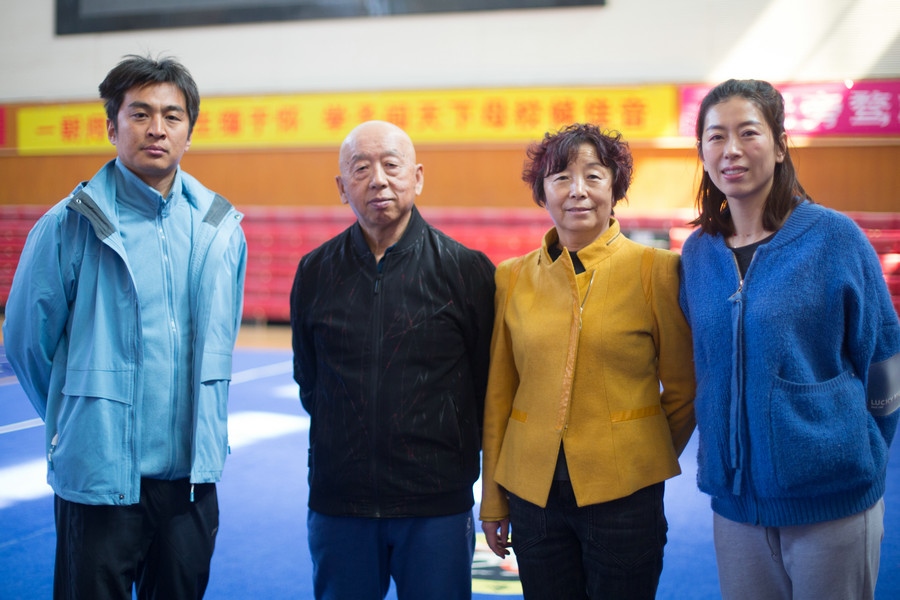 1618312848387030.jpg 3、蘆鴻(左二)一家人.jpg