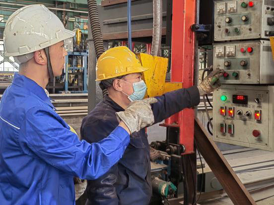 1741072489116934.jpg 焊花5.jpg