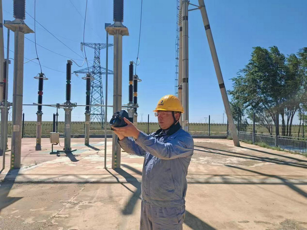 1756905543106103.jpg 賽汗風(fēng)光電站檢修.jpg