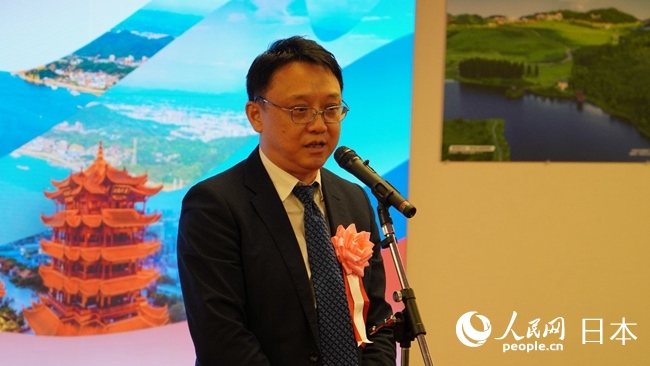 （圖片說明：東京中國文化中心主任羅玉泉致辭。人民網(wǎng)滕雪 攝）