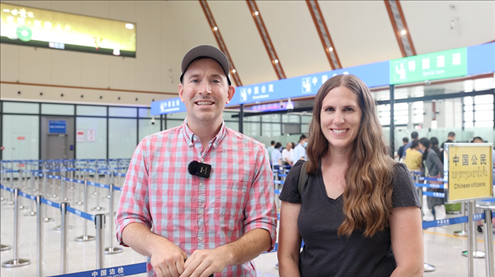 6月13日，來自美國的德拉古（Dragoo）夫婦將首次乘坐中老鐵路國際旅客列車從中國出境。李揚(yáng) 攝