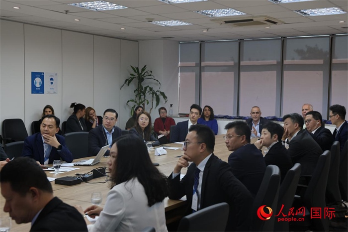 與會代表參與座談交流。（人民網(wǎng)記者 時元皓攝）