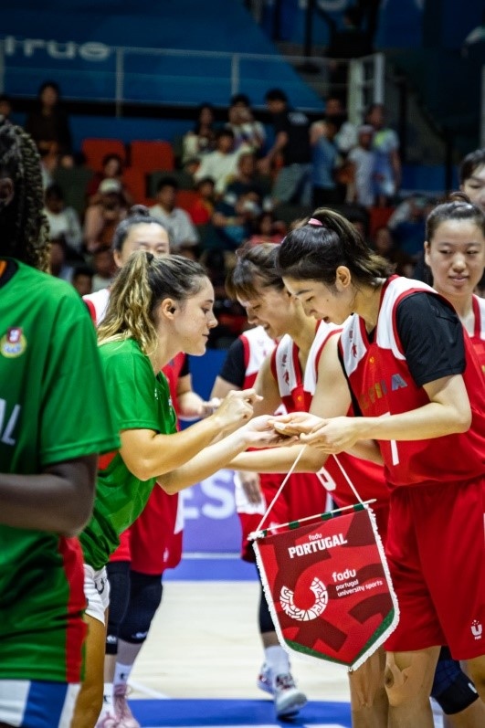 28日，成都大運會女籃項目葡萄牙隊對戰(zhàn)中國隊。 受訪者供圖