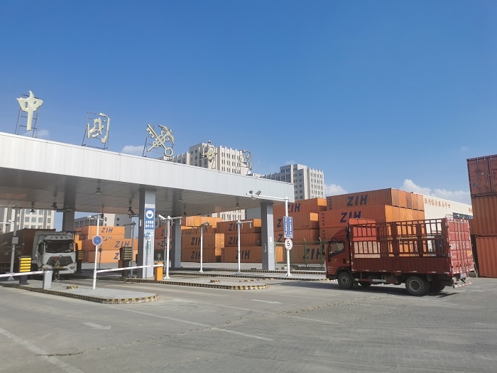 鄭州國(guó)際陸港海關(guān)監(jiān)管場(chǎng)所。鄭州車(chē)站海關(guān)供圖