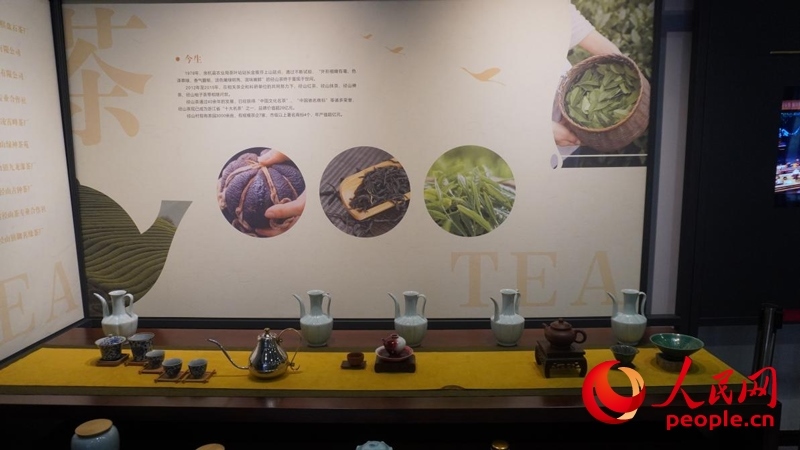 余杭區(qū)徑山鎮(zhèn)徑山村鄉(xiāng)村客廳的文創(chuàng)館。人民網(wǎng)肖聰聰攝