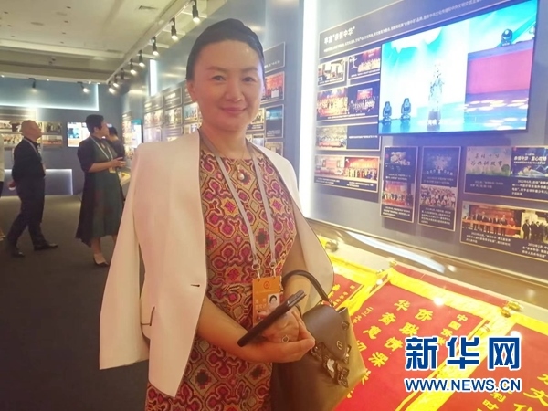 英國川商聯(lián)合總會(huì)會(huì)長宋汶栗。新華網(wǎng)記者 侯強(qiáng) 攝