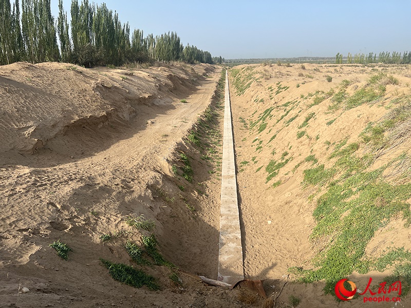 斗渠改造后，大大提高了輸水效率。人民網(wǎng)記者 常雪梅攝