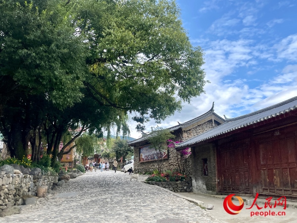 玉湖村村景。人民網(wǎng) 周靜圓攝