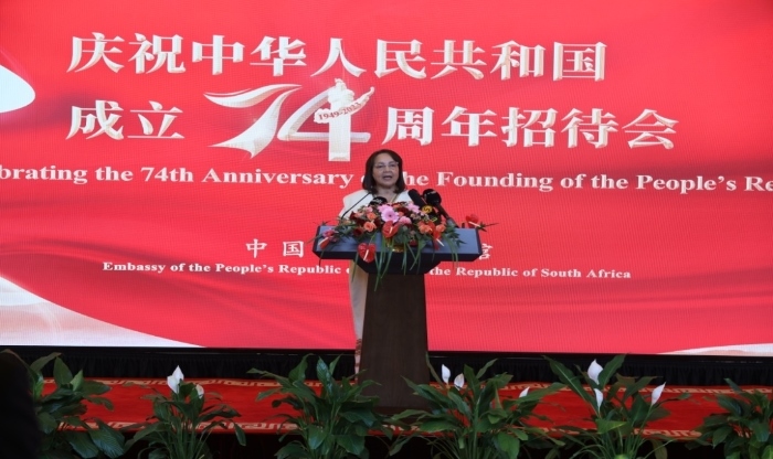 德利萊代表南政府向中國政府和人民致以誠摯祝賀。中國駐南非使館供圖