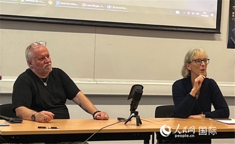 翻譯家韓斌、普華杰與師生交流 攝影 實(shí)習(xí)生王雪珊