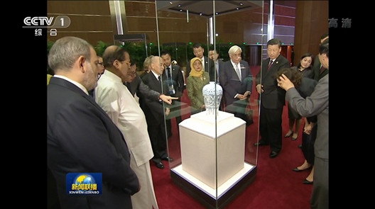 2019年5月15日，中外領導人共同參觀“大美亞細亞——亞洲文明展”。（視頻截圖）