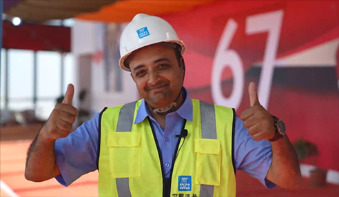 瓦利德·拉馬丹接受人民網(wǎng)記者采訪。嚴(yán)川吉雨攝