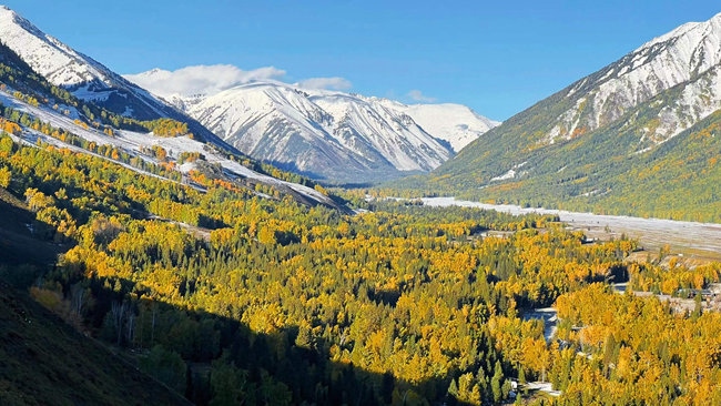 “新東方快車(chē)”沿途風(fēng)景。