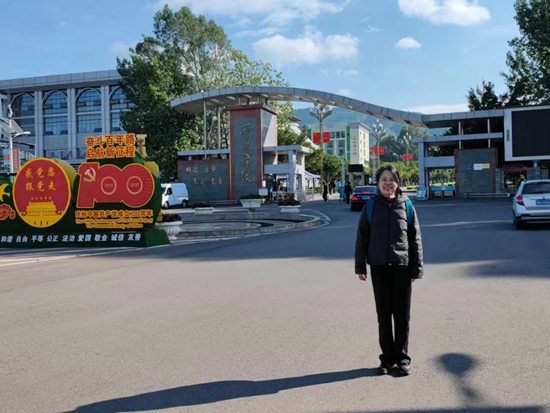 北京交通大學(xué)退休教師李唐軍在西昌學(xué)院。校方供圖