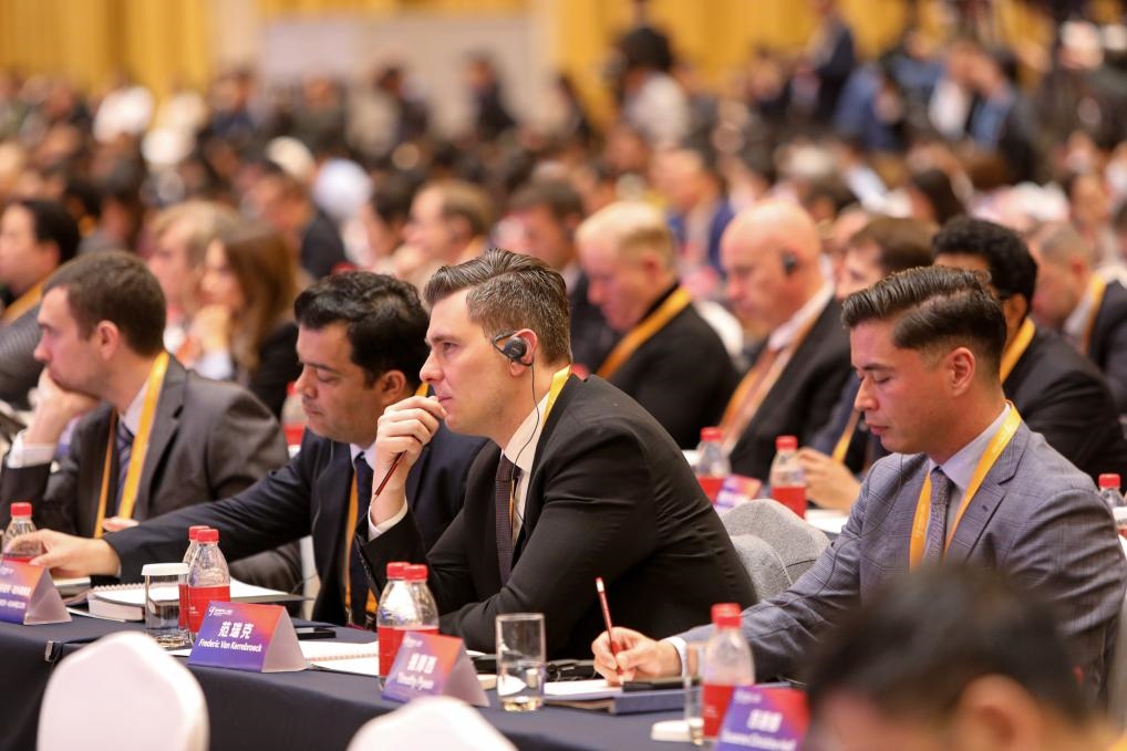 11月24日，論壇嘉賓在聆聽演講。新華社記者 辛夢(mèng)晨 攝