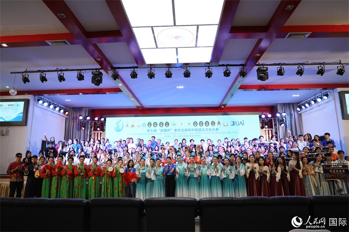 獲獎(jiǎng)選手合影。人民網(wǎng)記者 孫廣勇攝