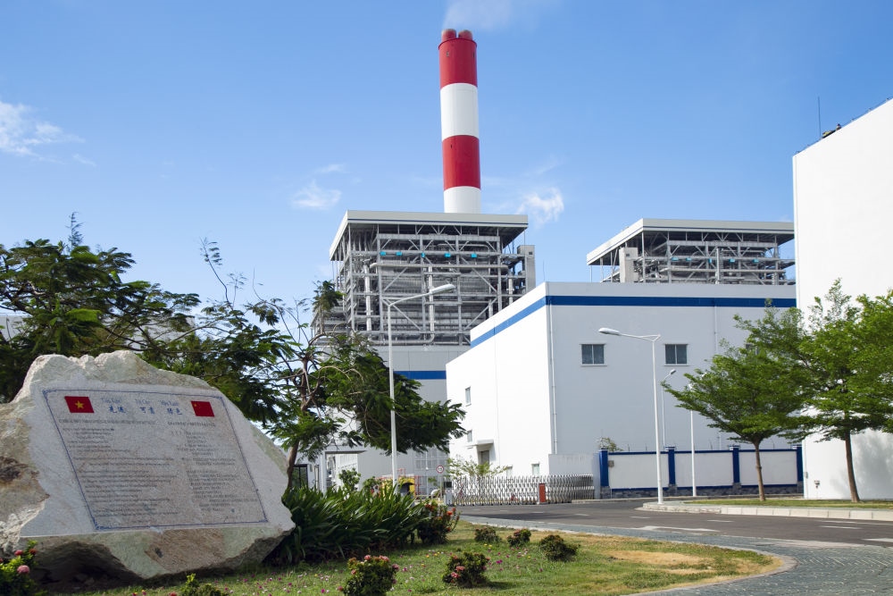 這是2021年3月24日在越南平順省拍攝的越南永新燃煤電廠一期BOT項(xiàng)目廠區(qū)。新華社發(fā)（南方電網(wǎng)越南永新公司供圖）
