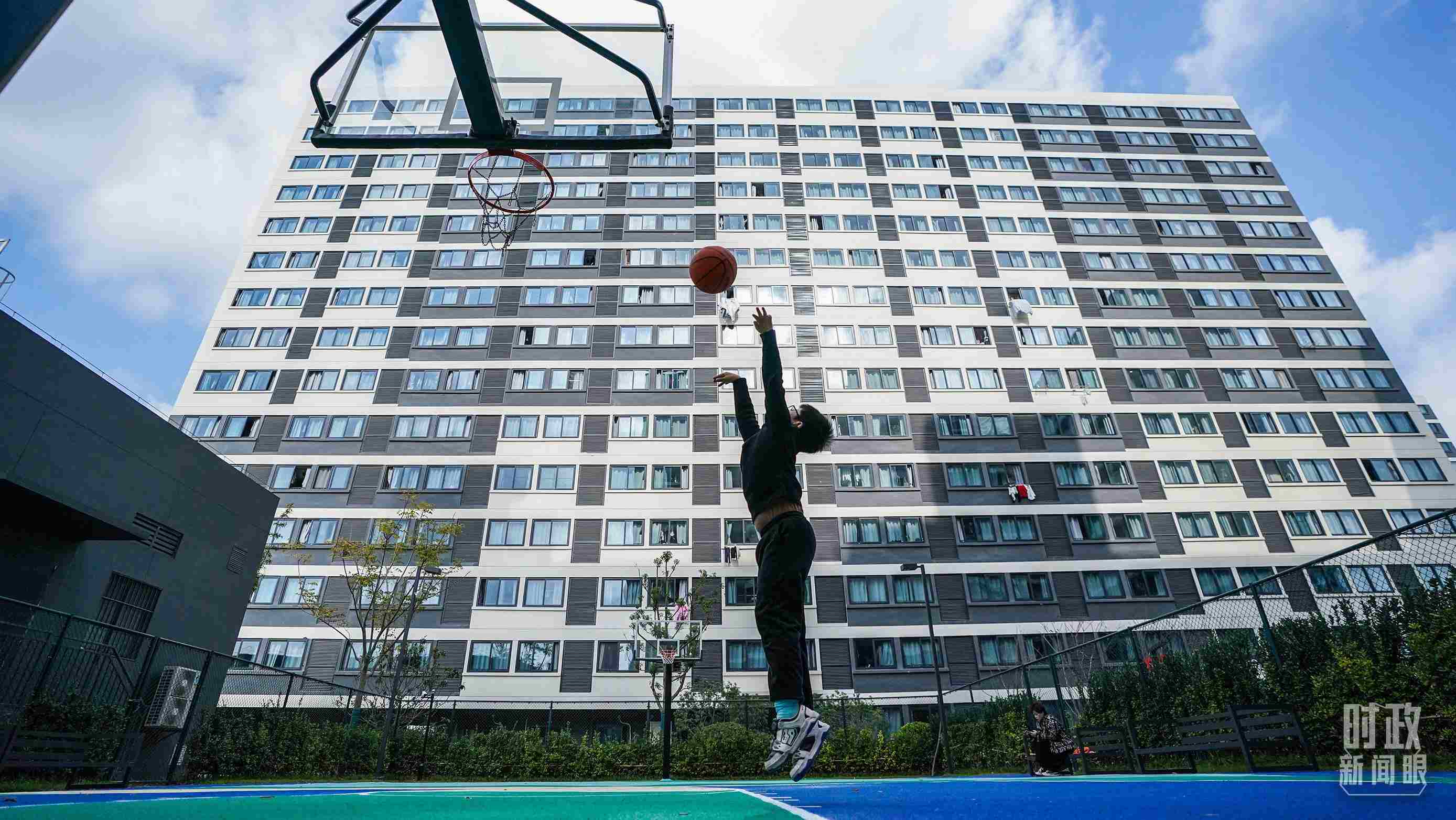 △上海市閔行區(qū)新時(shí)代城市建設(shè)者管理者之家。（總臺(tái)國(guó)廣記者李晉拍攝）