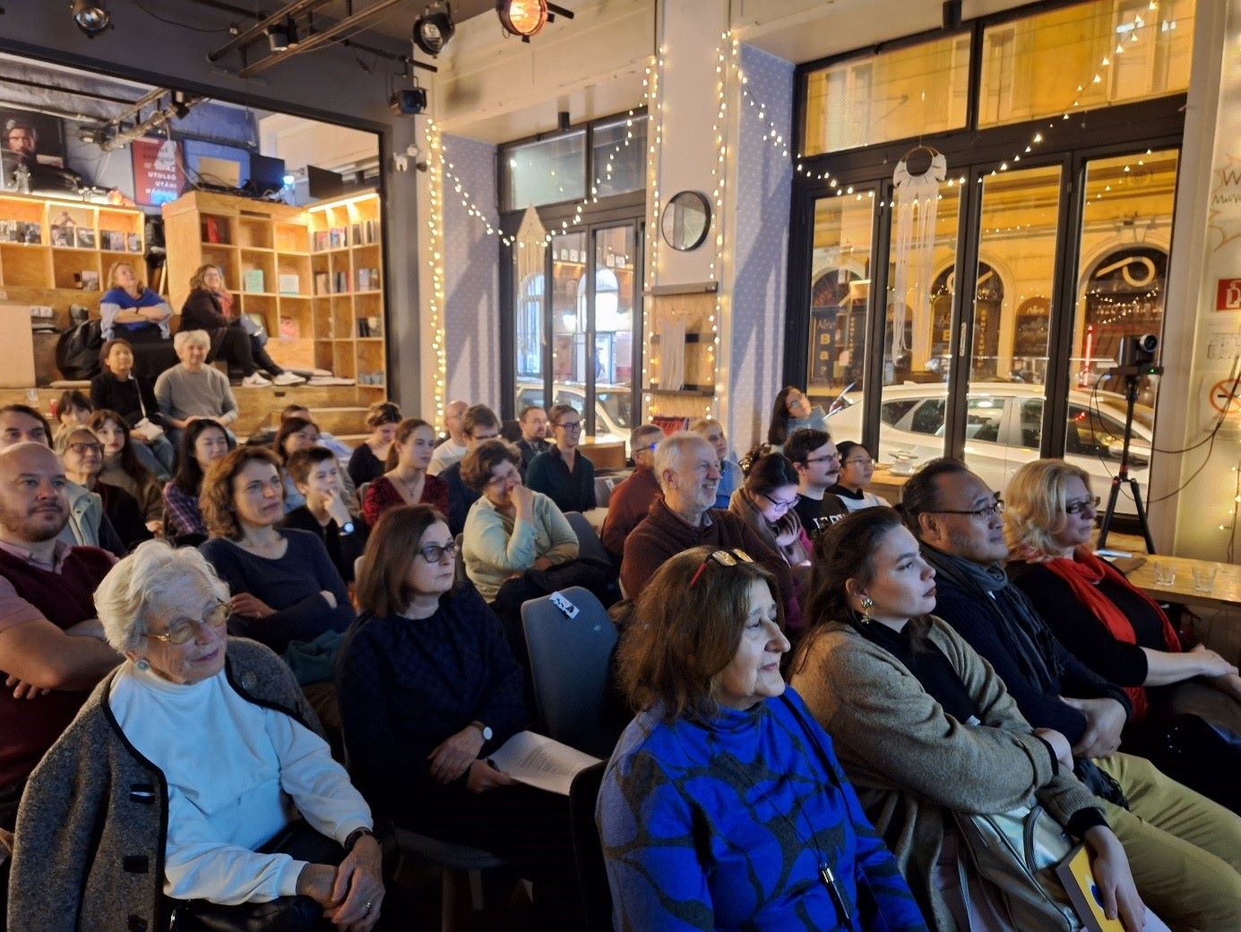 活動吸引了40余位當?shù)厥忻駞⑴c。摩爾多瓦尼·巴爾納巴斯攝