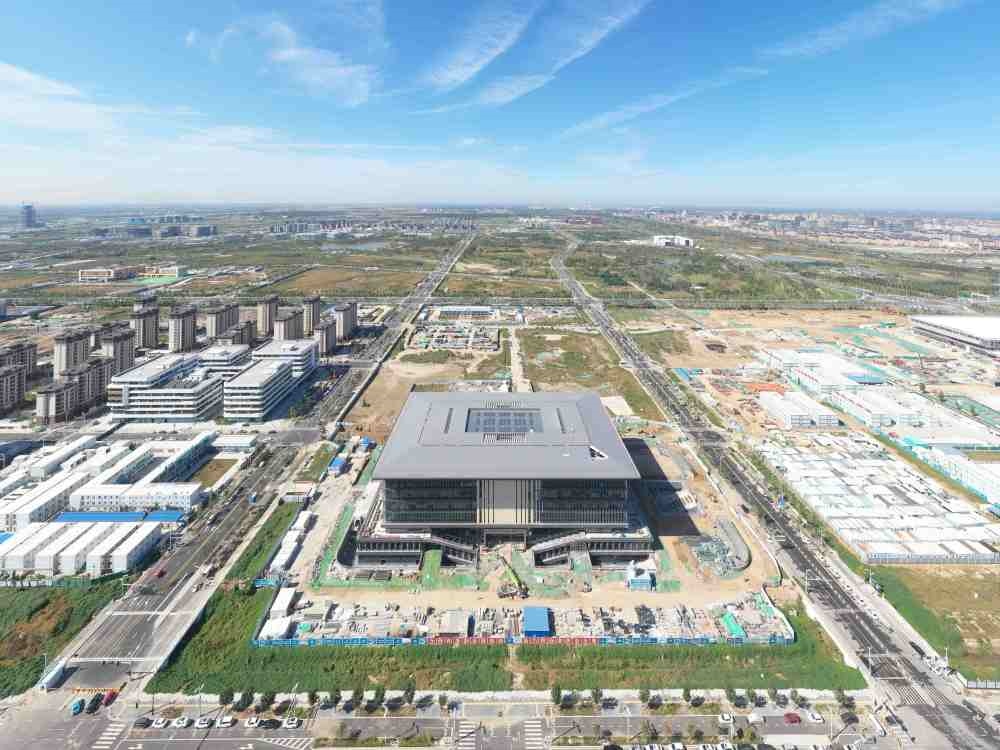 這是雄安新區(qū)大學(xué)園圖書館（2023年10月1日攝，無人機(jī)照片）。新華社記者 朱旭東 攝