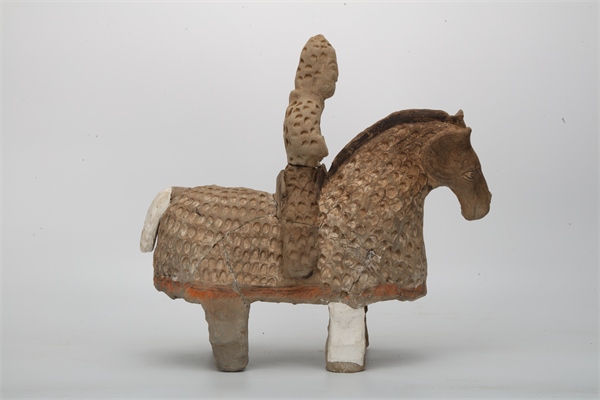 陶鎧甲騎馬俑。國家文物局供圖