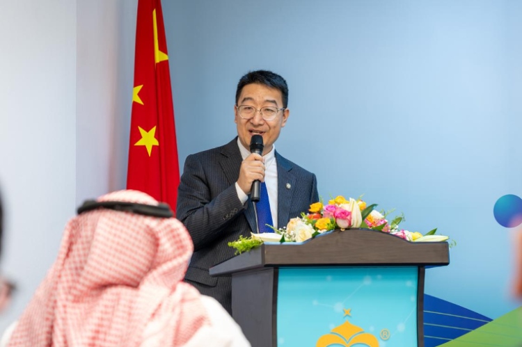 沙特智慧宮語言公司董事長馬永亮致辭。主辦方供圖