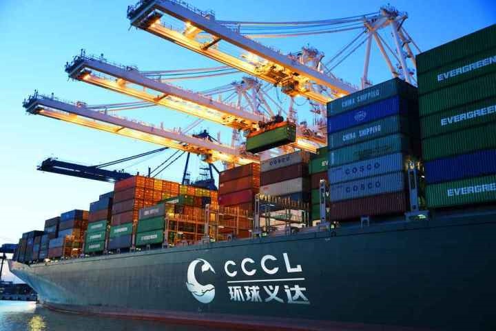 義烏商城集團(tuán)打造的國際物流平臺“環(huán)球義達(dá)”，為外貿(mào)企業(yè)提供各類物流資源信息。義烏市委宣傳部供圖