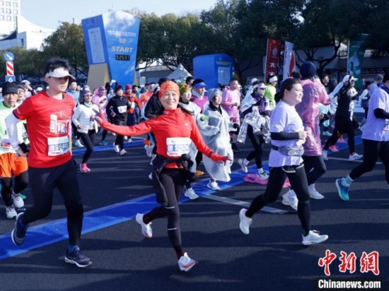 2023杭州馬拉松現(xiàn)場(chǎng)。肖健 攝