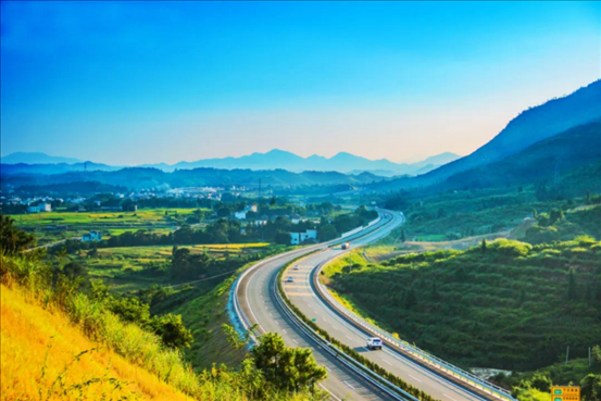 農(nóng)村公路讓老百姓出行變得更便捷。受訪方供圖