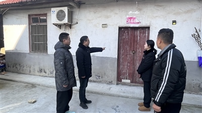  圖②：法官勘察訟爭房產(chǎn)。