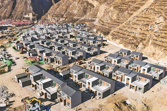 1月16日，門頭溝區(qū)齋堂鎮(zhèn)沿河口村，即將進(jìn)入內(nèi)部裝修環(huán)節(jié)的異地安置項(xiàng)目建設(shè)現(xiàn)場。