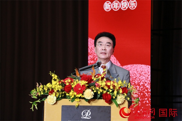 在日中國企業(yè)協(xié)會(huì)會(huì)長王家馴致辭。人民網(wǎng) 許可攝