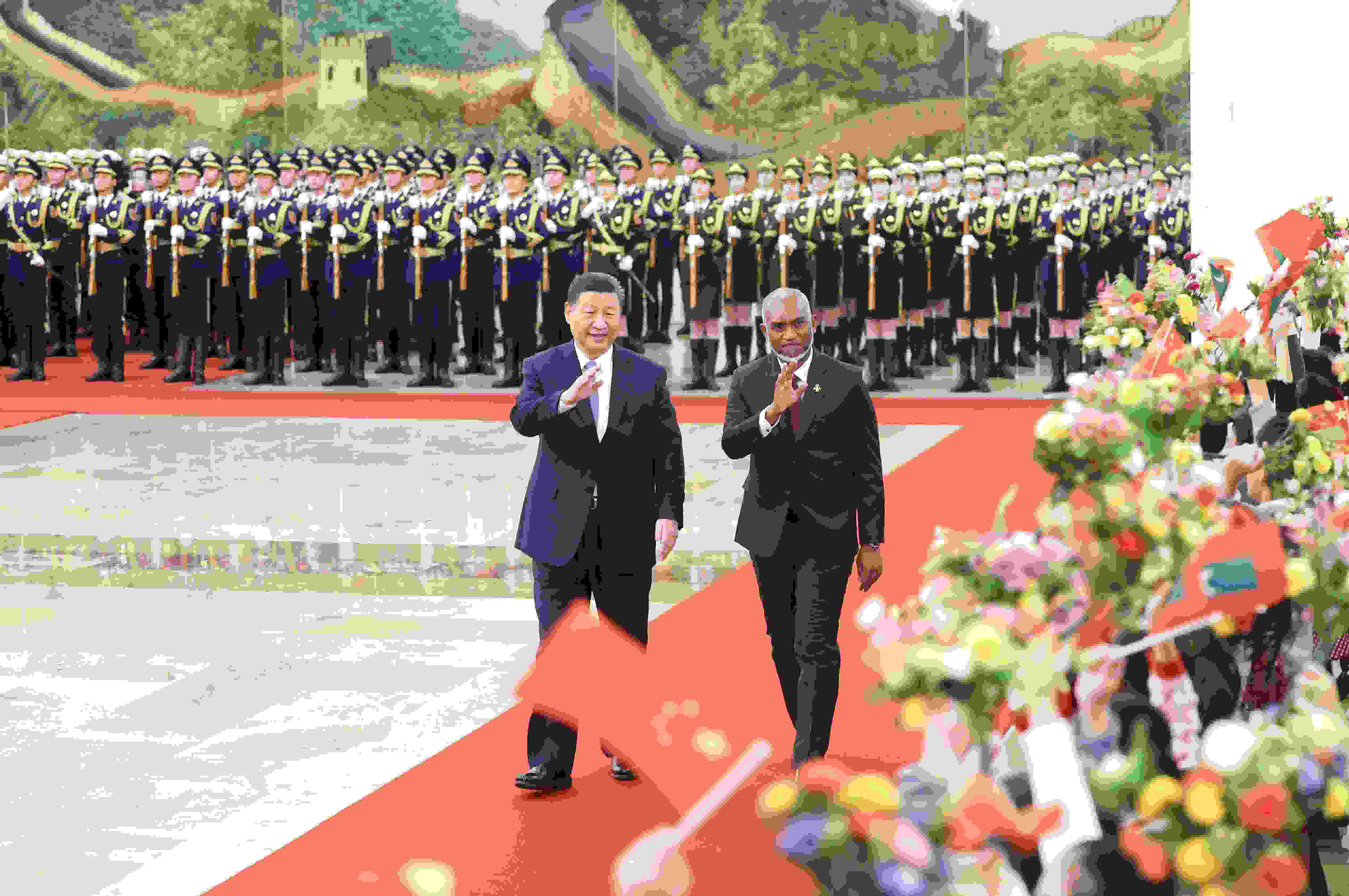 △2024年1月10日下午，國家主席習(xí)近平在北京人民大會堂同來華進(jìn)行國事訪問的馬爾代夫總統(tǒng)穆伊茲舉行會談。會談前，習(xí)近平主席在人民大會堂北大廳為穆伊茲總統(tǒng)舉行歡迎儀式。