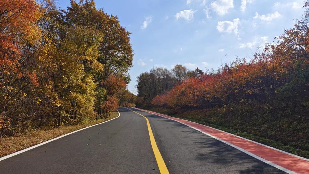 九臺區(qū)圍繞紅色文化、冰雪資源、特色民宿，進(jìn)一步完善道路功能。九臺區(qū)委宣傳部供圖