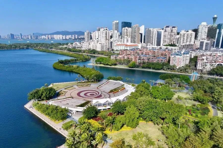 △1月24日，廈門筼筜湖白鷺洲公園及周邊城市景觀。