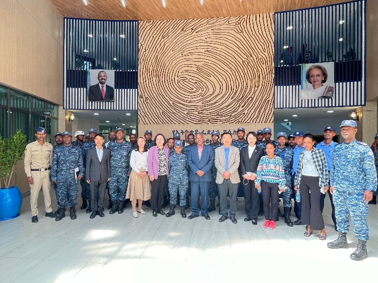 圖為埃塞俄比亞聯(lián)邦警察中文培訓(xùn)班開班儀式現(xiàn)場(chǎng)。亞的斯亞貝巴大學(xué)孔子學(xué)院供圖