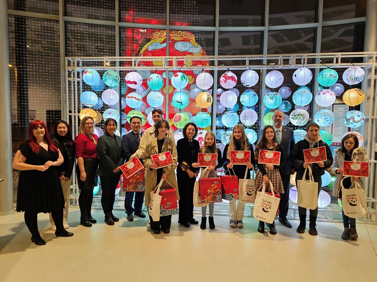 獲獎學(xué)生合影。翟朝暉攝