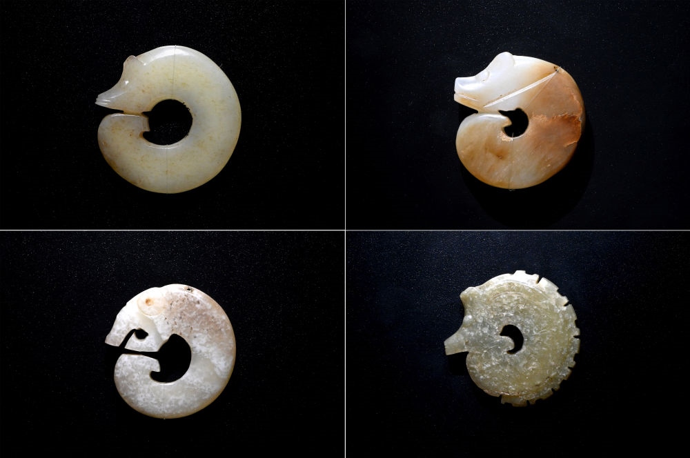 這是在殷墟博物館新館內(nèi)展出的龍形玉玦（拼版照片，1月9日攝）