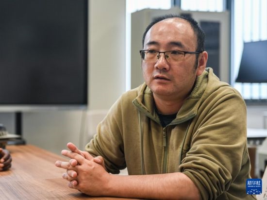 2月15日，在亞的斯亞貝巴的埃塞俄比亞聯(lián)邦職業(yè)技術(shù)培訓(xùn)學(xué)院，魯班工坊中方負(fù)責(zé)人江絳接受新華社采訪。