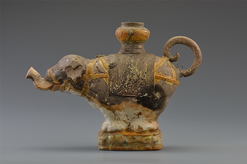 一號(hào)沉船出水的三彩象形持壺。中國文物報(bào)社供圖