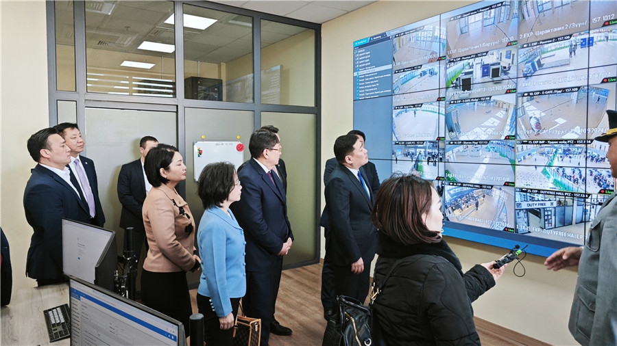 3月24日，中蒙官員考察項目。駐蒙古使館供圖